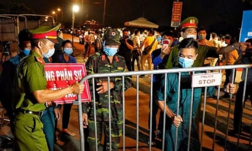 Ha Noi lifts lockdown on COVID-19 hotspot