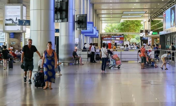 Vietnam to quarantine 1,300 plus foreign oil experts on arrival