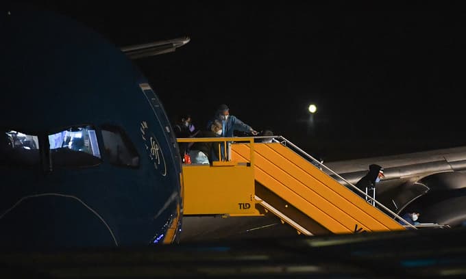 Vietnam brings 340 citizens home from US