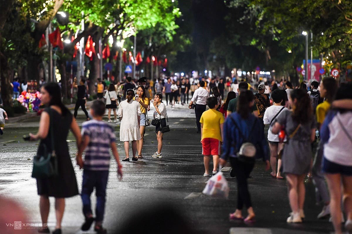 Hanoi pedestrian zone returns to its bustling ways
