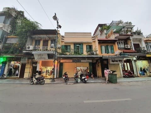Hanoi retail space rentals down 30% due to COVID-19
