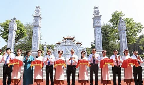 PM launches temple dedicated to President Ho’s ancestors