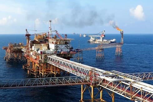 Petrovietnam strives to achieve “dual goal” amidst COVID-19
