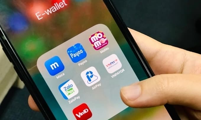 Glimpse of the future: Cash going out of fashion