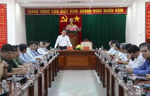 Phu Yen conference presents information on external affairs, East Sea