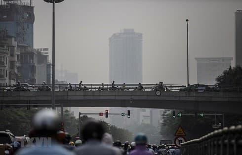 Twenty four automatic air monitoring stations handed over to Hanoi
