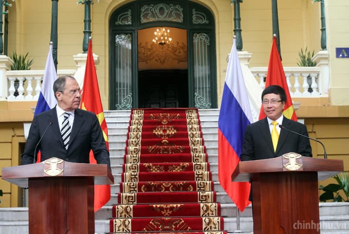 VN, Russia discuss bilateral, multilatereral cooperation over phone