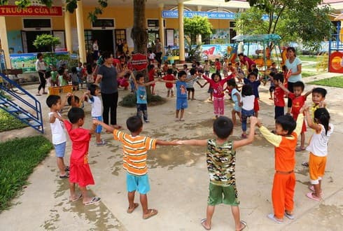 Vietnamese children receive special care