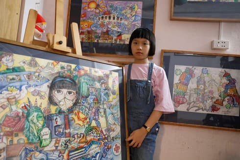 Foreign media hails Vietnam schoolgirl’s effort to create art from chaos