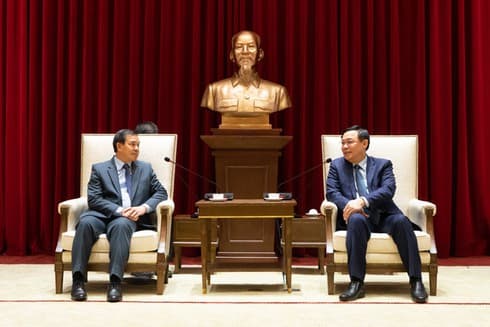 Hanoi supports stronger Vietnam-Laos relations