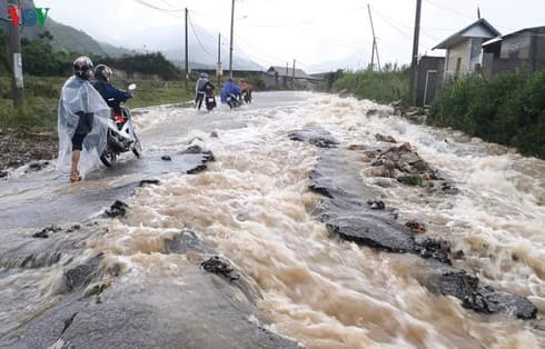 Heavy downpours, landslides ravage Lai Chau province
