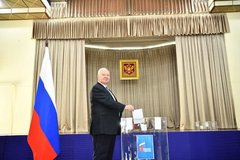 Russians in Vietnam vote on constitutional amendments
