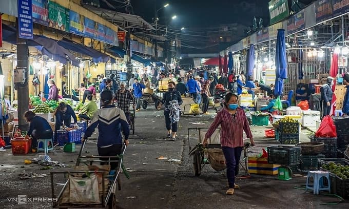Vietnam economic slump yet to hit bottom: experts