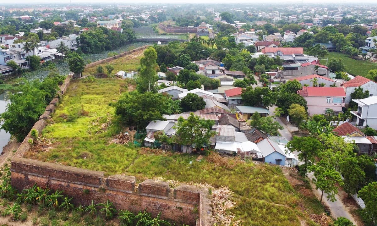 Nguyen Dynasty relics emerge as Hue Citadel area depopulated