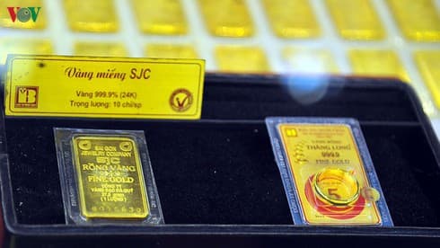 SJC gold price climbs to new peak of VND50.35 million per tael