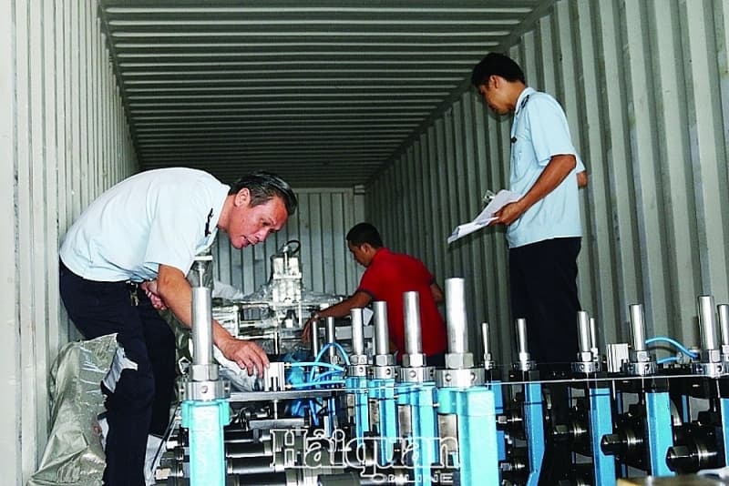 Solutions on preventing import and export enterprises from escaping or disappearing