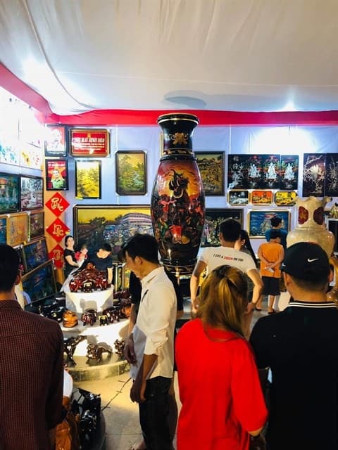 Southern lacquer villages struggle to survive