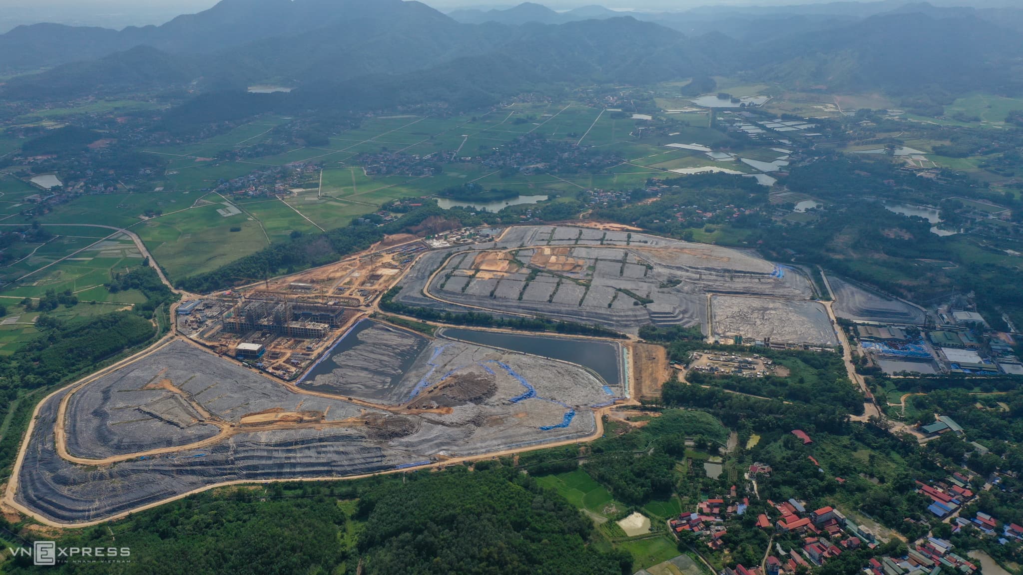 Hanoi's biggest landfill is running out of space
