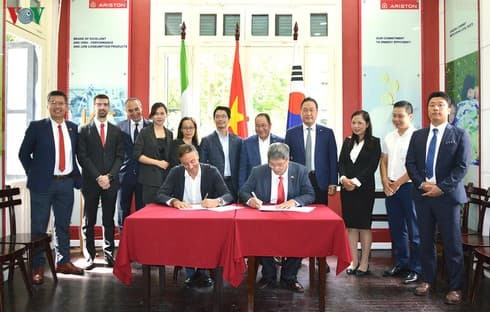 Italian, Korean businesses join hands to support Vietnamese firms