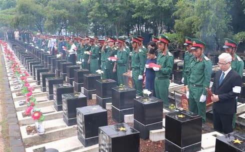 Remains of soldiers reburied in Binh Phuoc