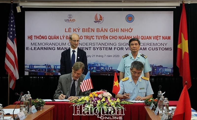Memorandum of understanding signed on e-learning management system for Vietnam Customs