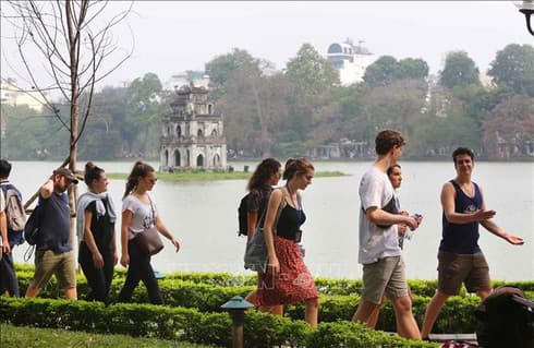 Hanoi enjoys surge in tourist arrivals in July
