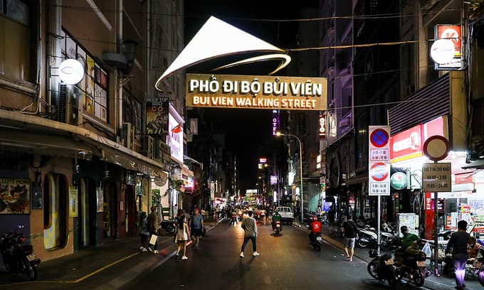 Saigon closes bars, dance clubs again as Covid-19 infections rise