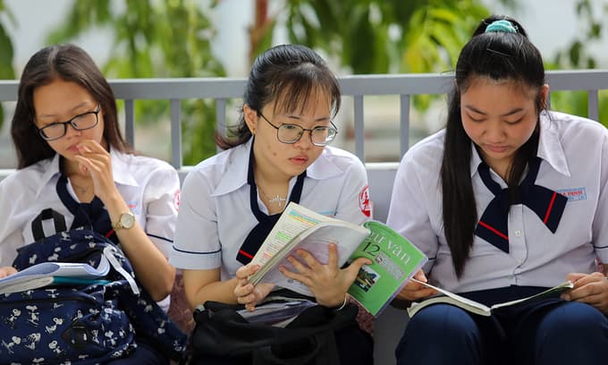 Vietnam to conduct high school exam in two phases amid fresh Covid-19 outbreak