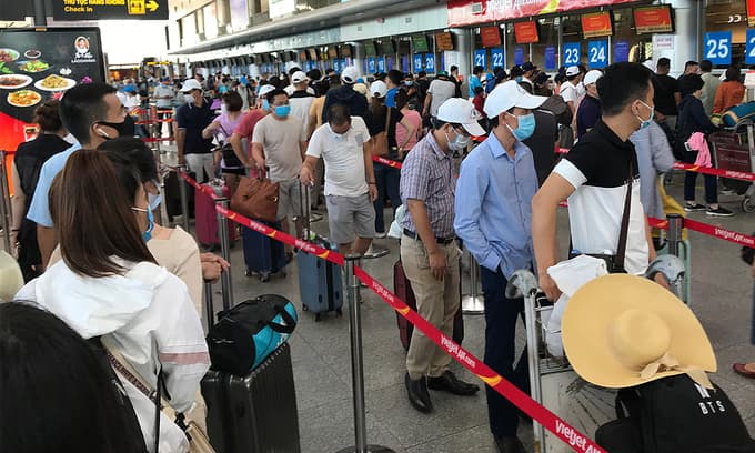 Vietnam to evacuate 400 stranded tourists from Covid-19 epicenter Da Nang