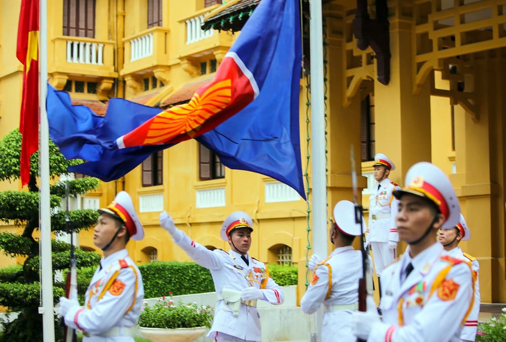 ASEAN flag-hoisting ceremony held to marks bloc's 53rd founding anniversary
