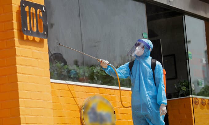Hanoi fines bar $1,720 for ignoring Covid-19 shutdown order