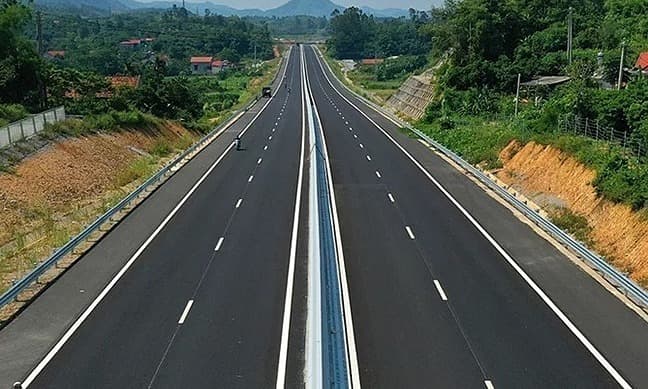 Vietnam approves $905 mln expressway linking two border provinces
