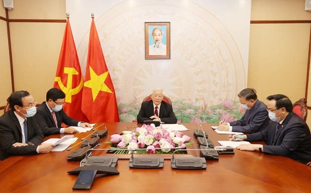 Party chief holds phone talks with Lao counterpart
