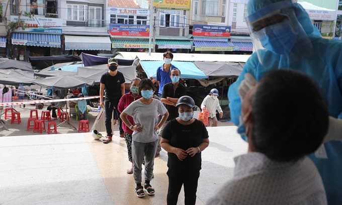 Two more people contract Covid-19, Vietnam tally rises to 964