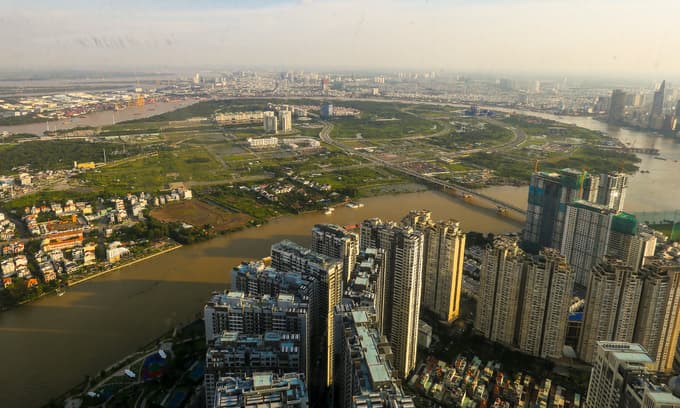 Consult foreign investors on new city, HCMC told