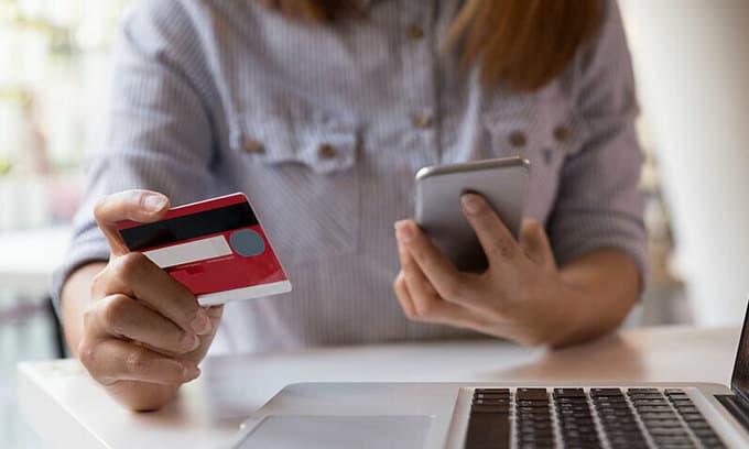 Nearly half of Vietnamese shop online: report
