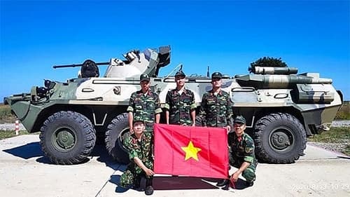 Vietnam high-ranking delegation departs for Army Games 2020 in Russia