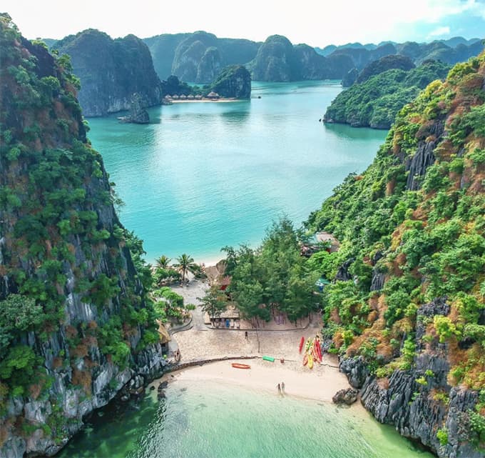 One shoal, two coastlines: double enjoyment in northern Vietnam