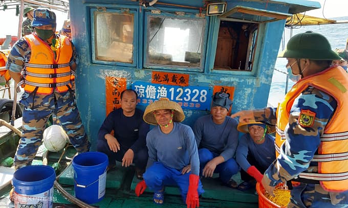 Vietnam repels Chinese vessel fishing illegally in its waters