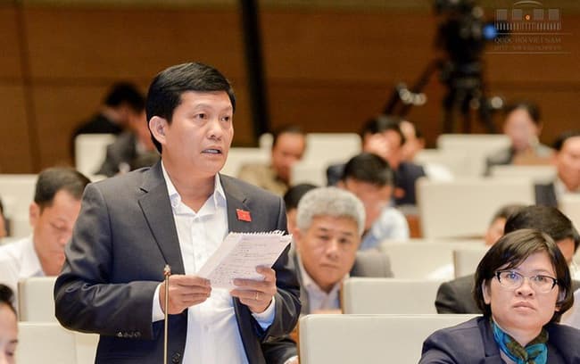 Vietnamese lawmaker resigns after dual nationality exposure