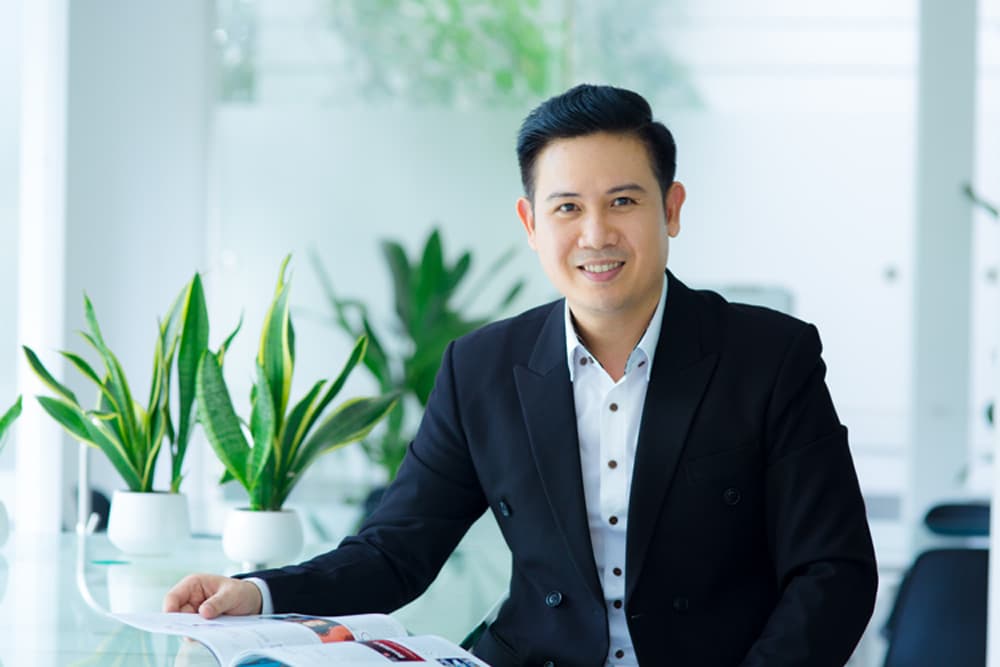 Vietnam electronics tycoon sets up new investment group