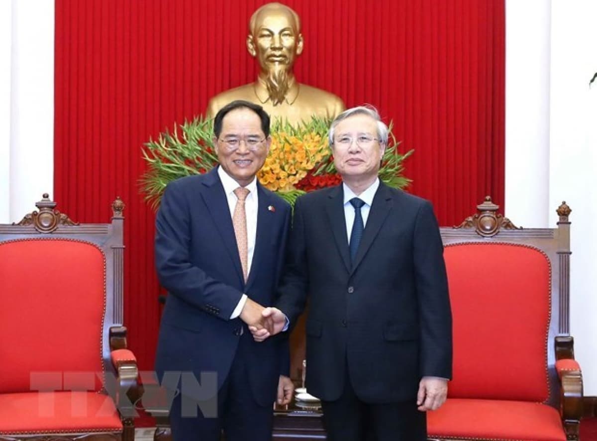 Vietnam, RoK urged to share COVID-19 response experience