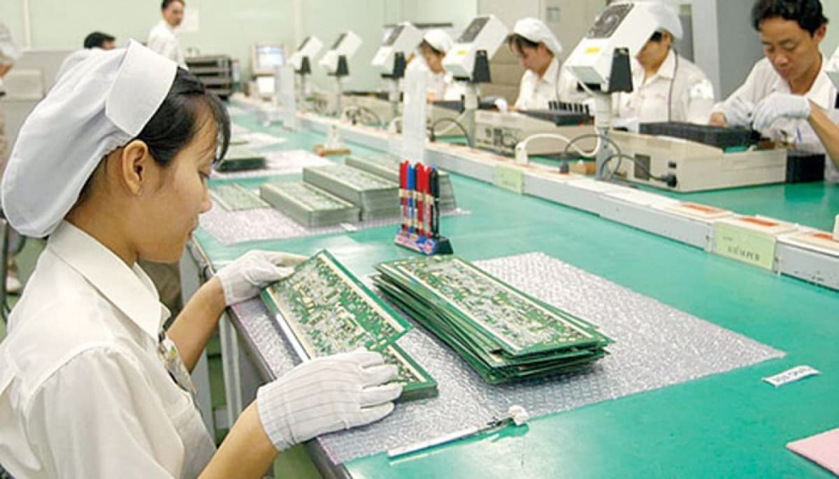 Trade surplus hits record of US$14.46 billion by mid-September