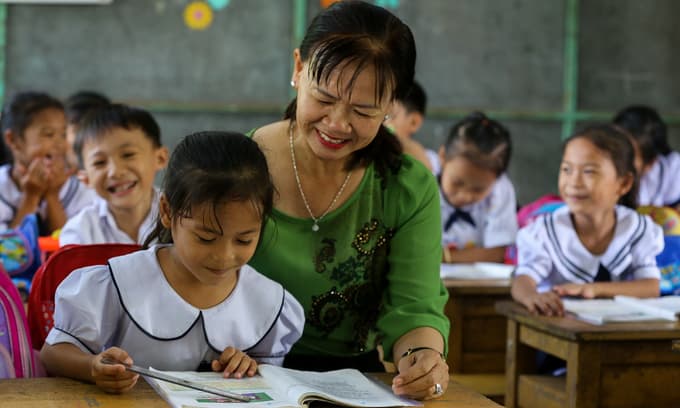 Two Vietnamese representatives enter UNESCO network of learning cities