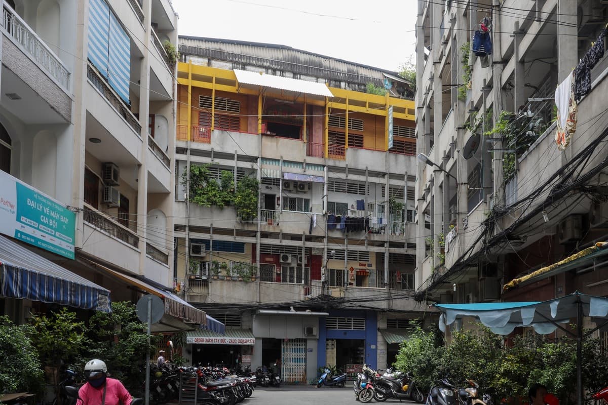 Pagoda crowns Saigon apartment building