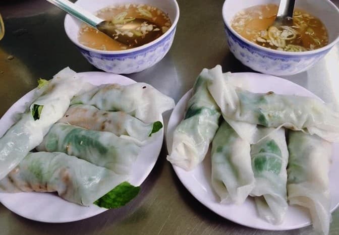 Hue’s wet-cake rolls tantalize the taste buds