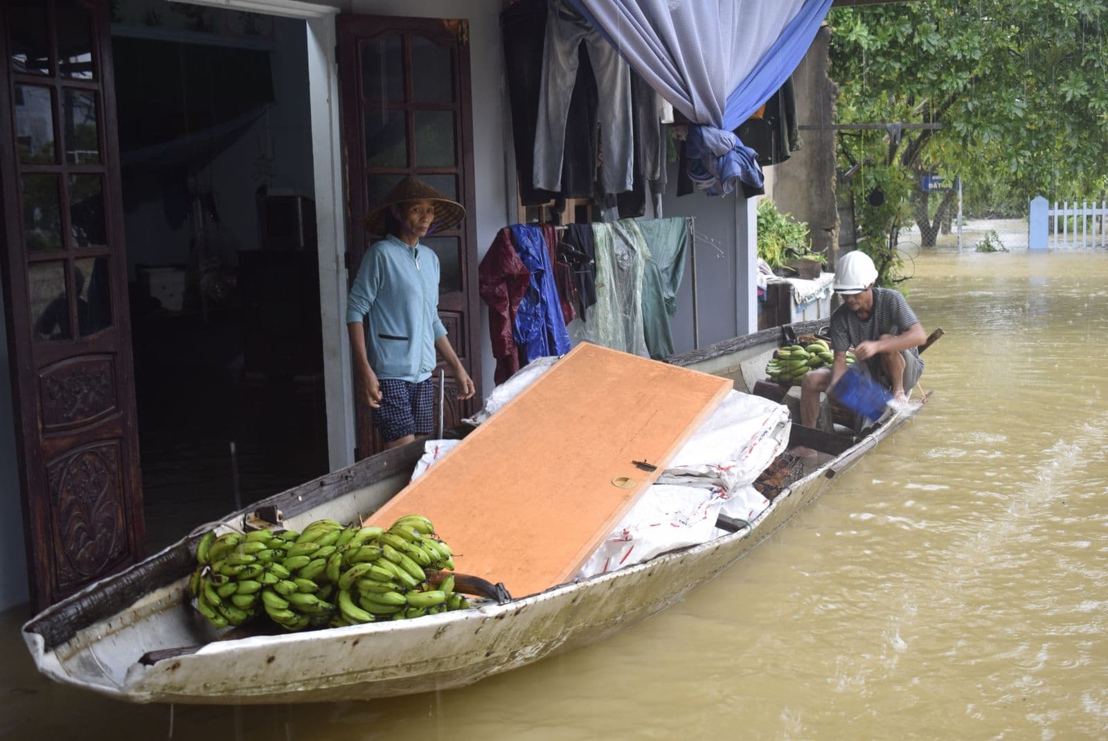 Torrential rains leave 37 communes inundated in central Viet Nam