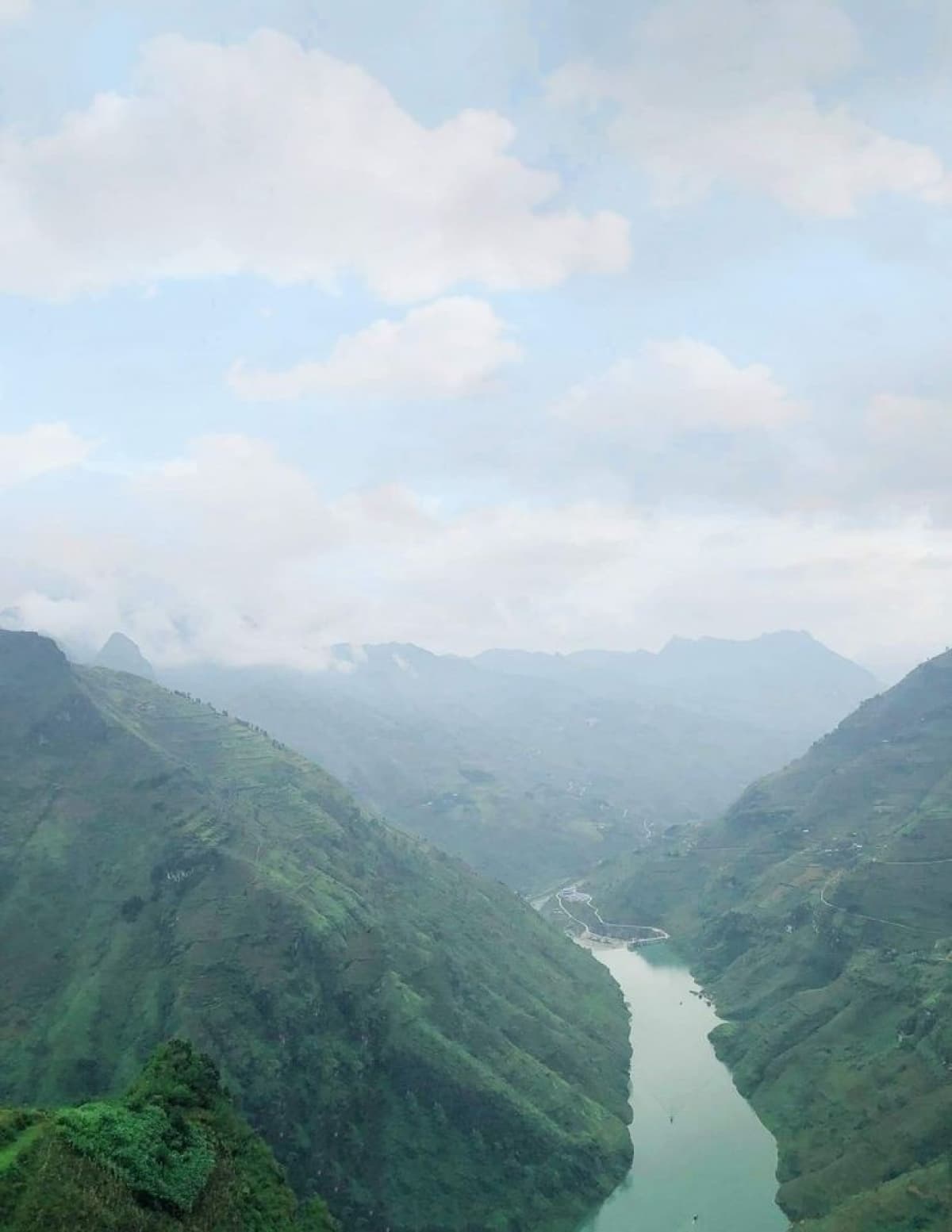 Discovering majestic tourist attractions throughout Ha Giang province