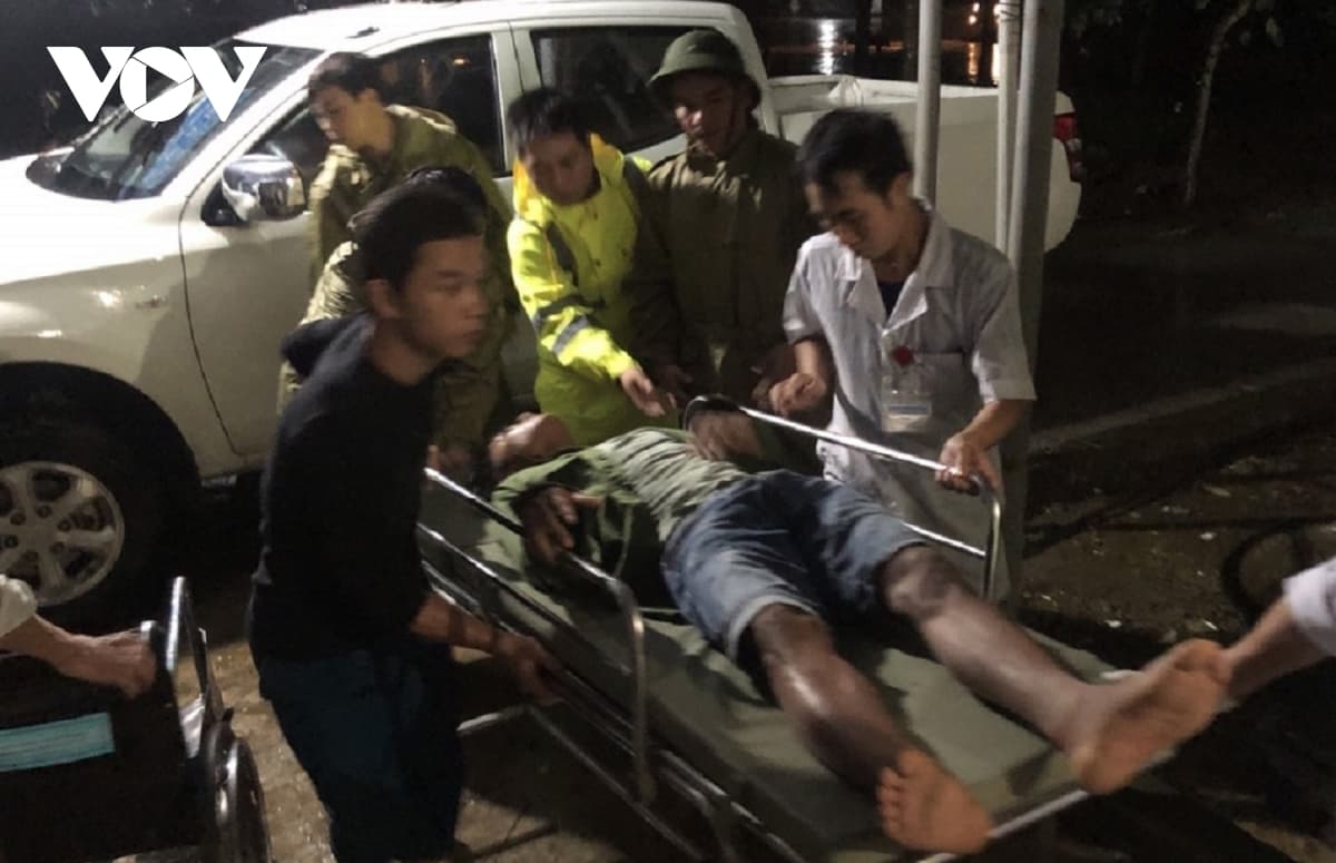 Two helicopters mobilised to rescue victims in landslide in Thua Thien Hue
