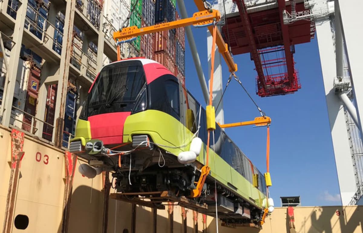 First train for Hanoi metro line docks in Hai Phong